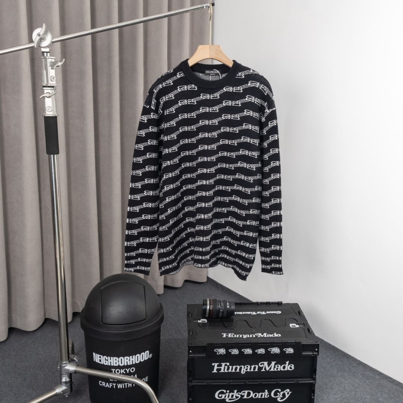 Ba*len*cia*ga sweaters